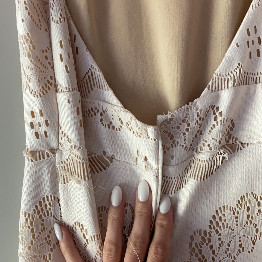 BOGO Maxi Backless Cream White Lacy Dress - Picture 6 of 8